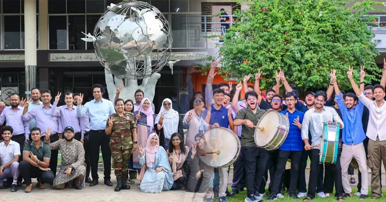 এইচএসসি পরীক্ষায় সেনাবাহিনী নিয়ন্ত্রিত প্রতিষ্ঠানগুলোর সাফল্যে  শিক্ষার্থী ও শিক্ষকদের উচ্ছাস